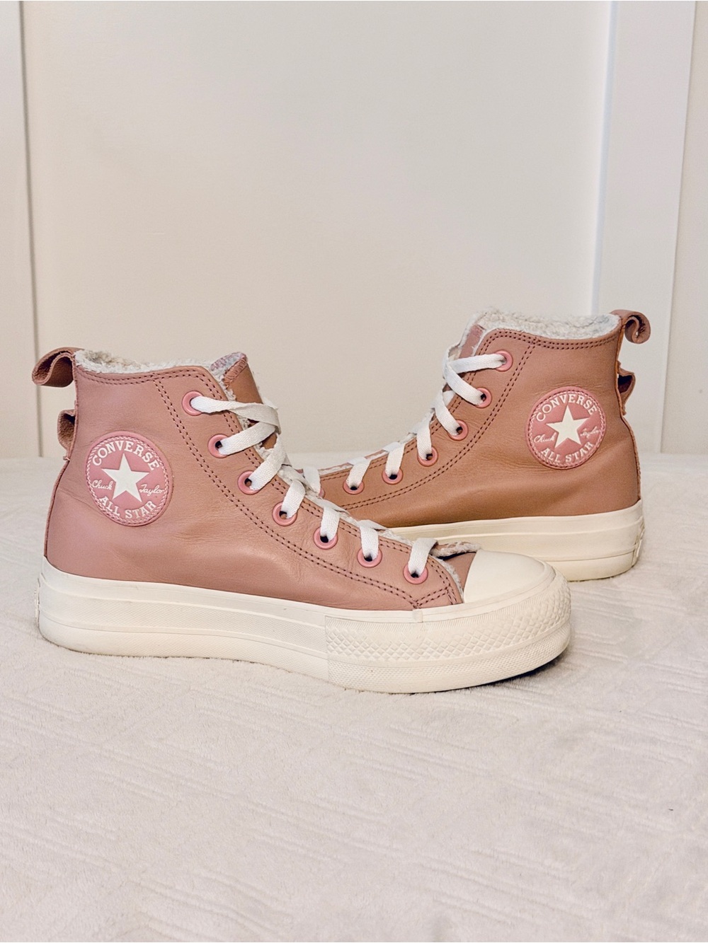 Converse Chuck Taylor All Star Lift High Pink Women’s 7 platform lined sneakers